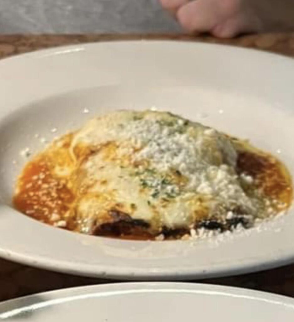 I wanted to love Macaroni Republic but dam that lasagna was small AF