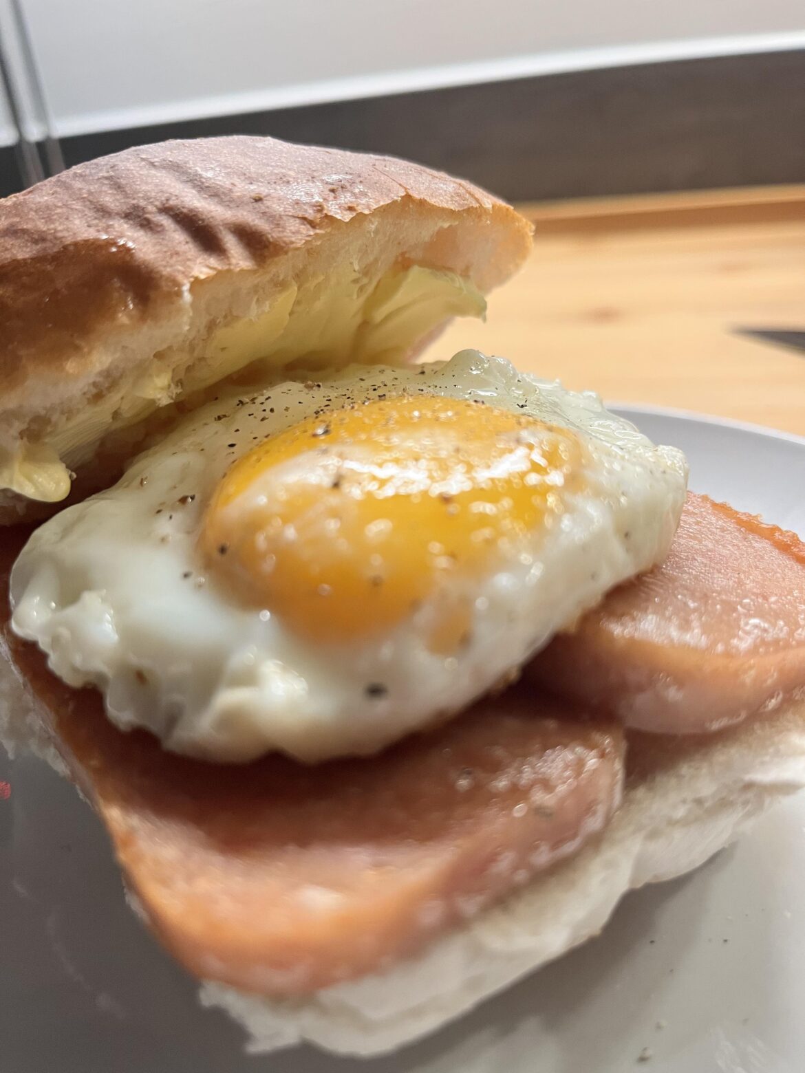 Spam and fried egg on a morning roll 🏴󠁧󠁢󠁳󠁣󠁴󠁿