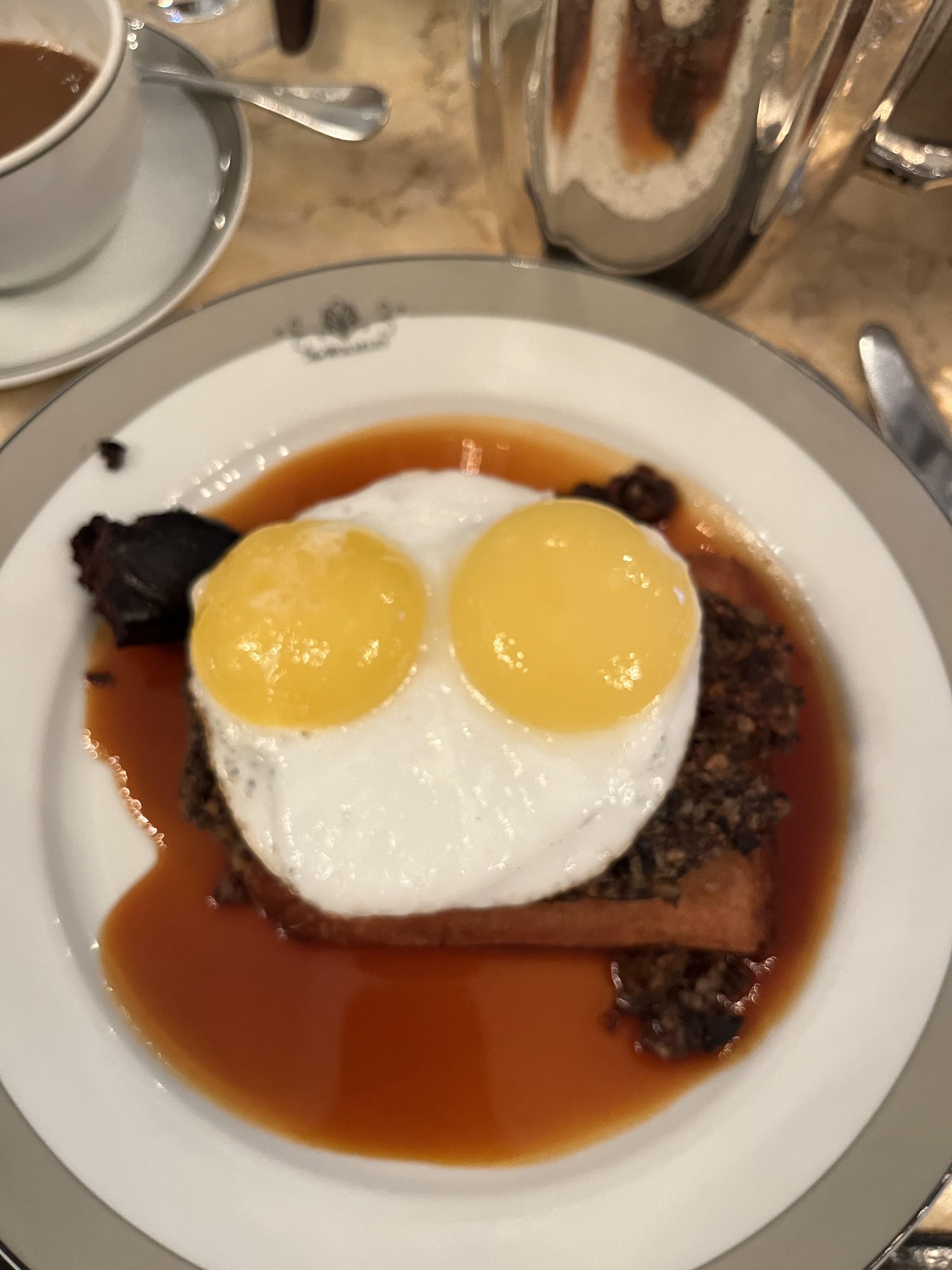 Fried bread, haggis, duck egg & cognac gravy 😍 Dining and Cooking