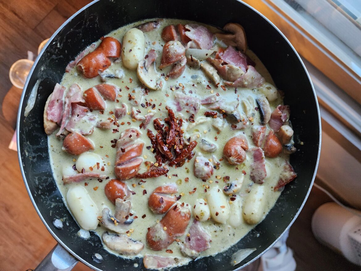I Made Basil Cream Tteokbokki!