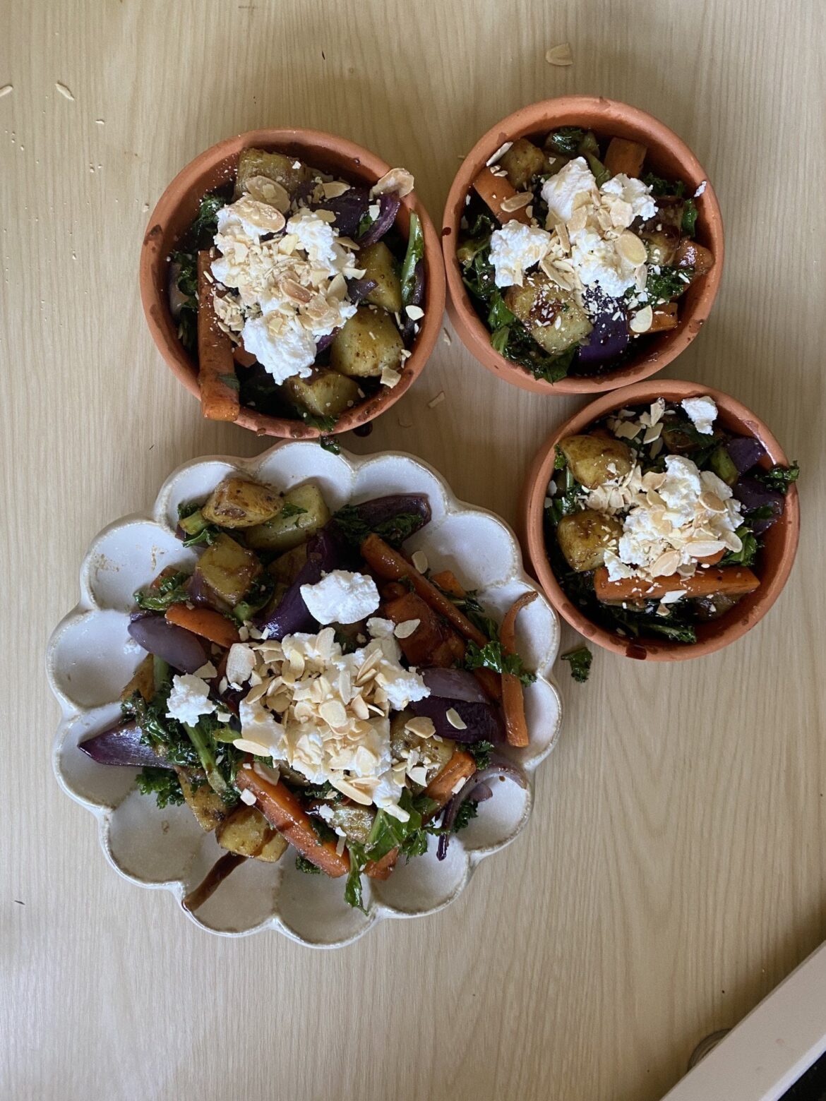 Goats cheese, roast potato and kale salad. This is the amount for 2 people!