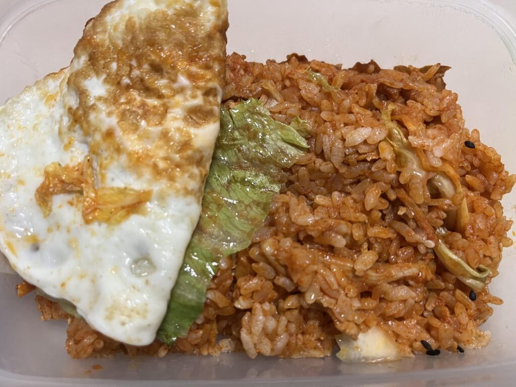 Kimchi fried rice packed to go :D out of curiosity: do you prefer kimchi fried rice or bibimbap?