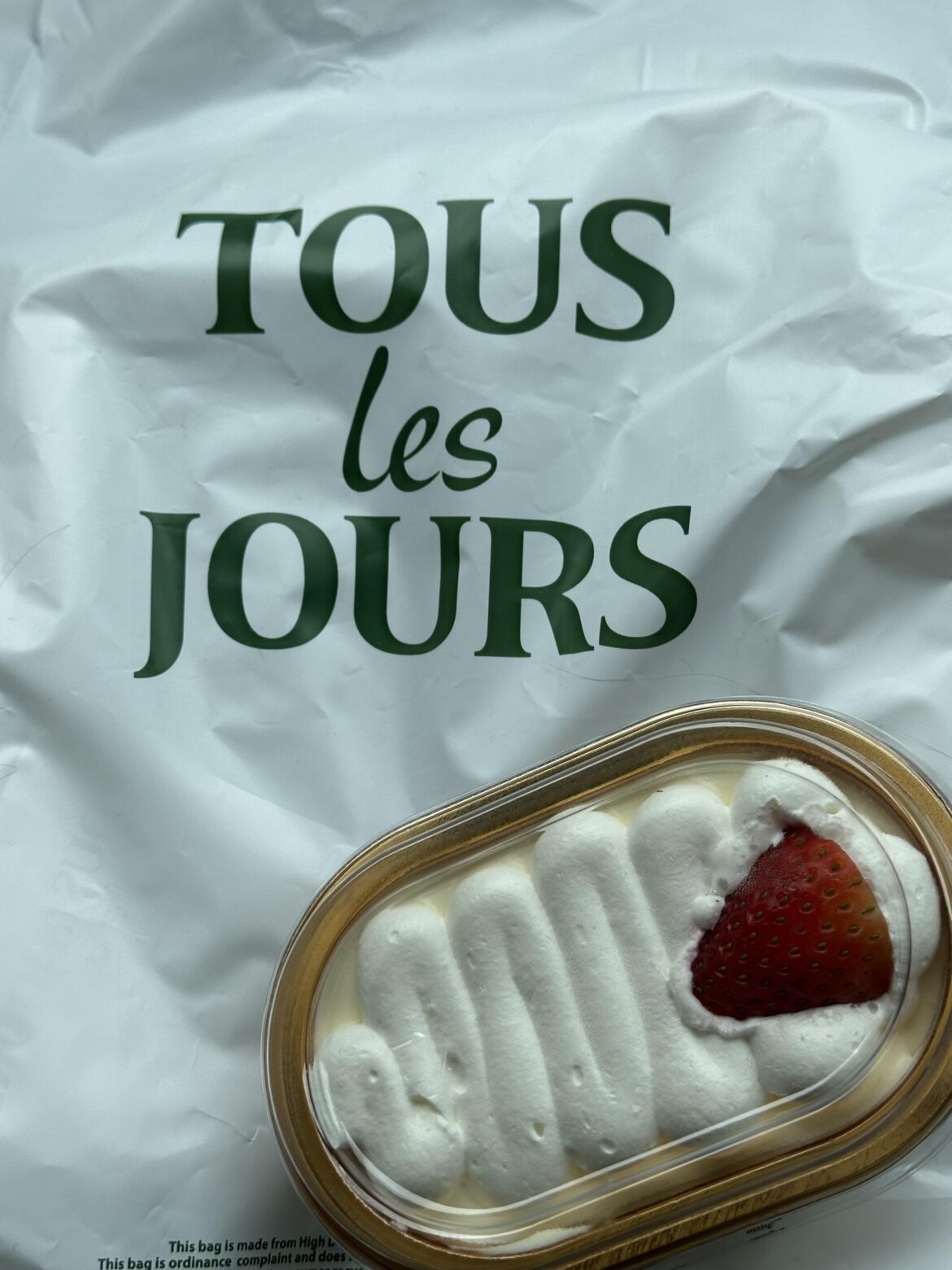 뚜레쥬르 / tous les jours : 딸기 티라미수 (strawberry tiramisu)