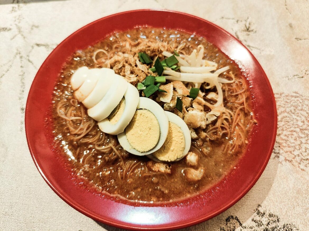 Homemade Mee Siam