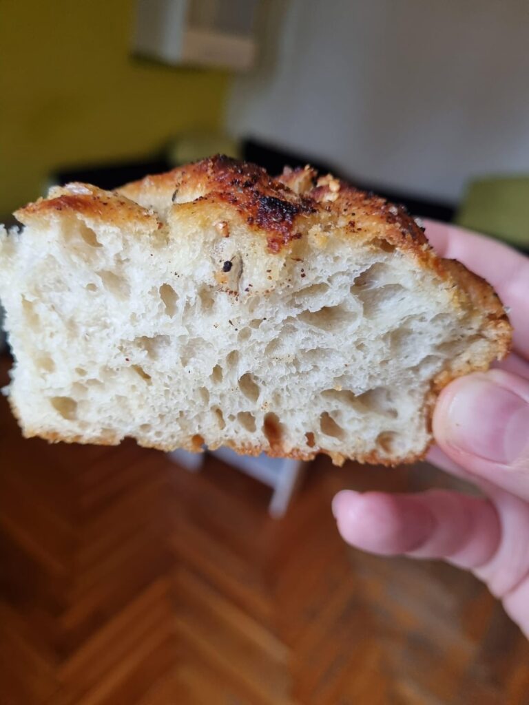 Don't know why I haven't tried this roasted garlic focaccia sooner, it's amazing, especially with some za'atar on top