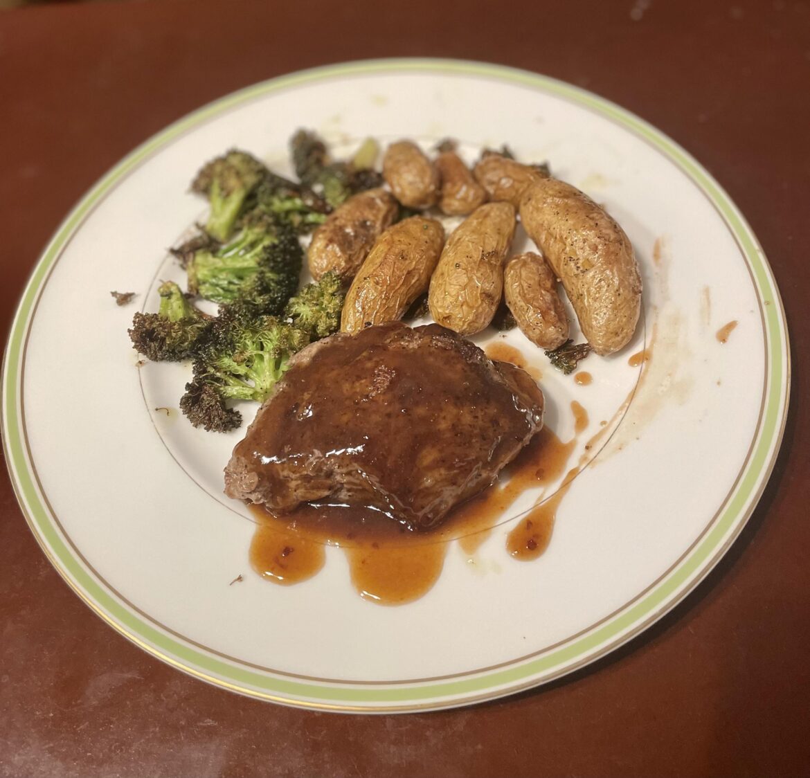 Got the ingredients for Beef Tenderloin with Shallot Sauce, got the recipe for Bavette Steak with Fig Sauce, so I improvised! 10/10, will happily sell HF the recipe