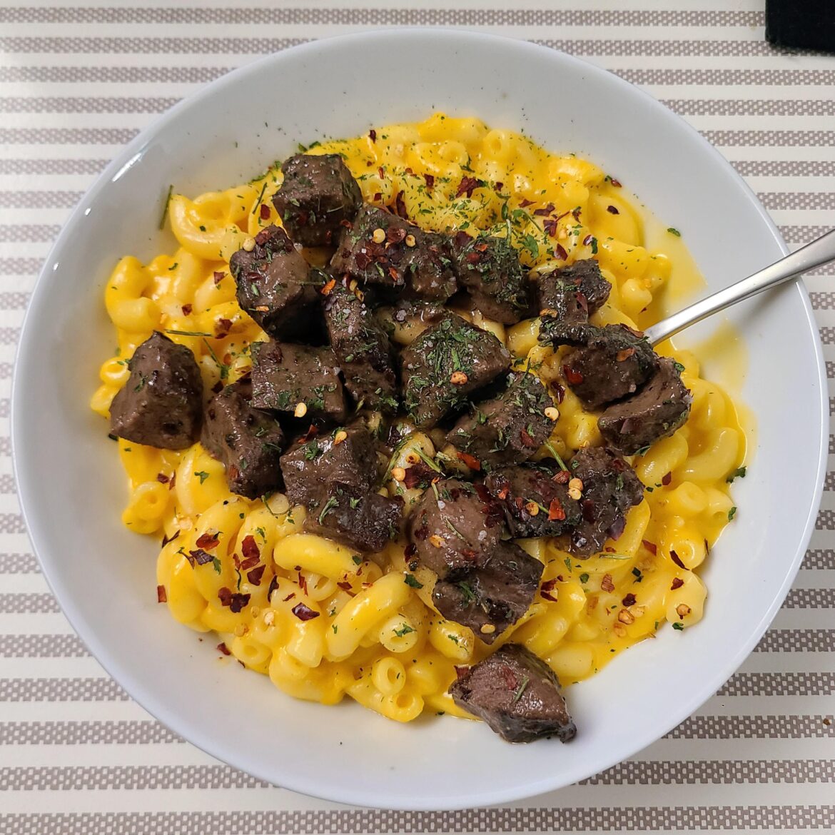beef tips and mac & cheese