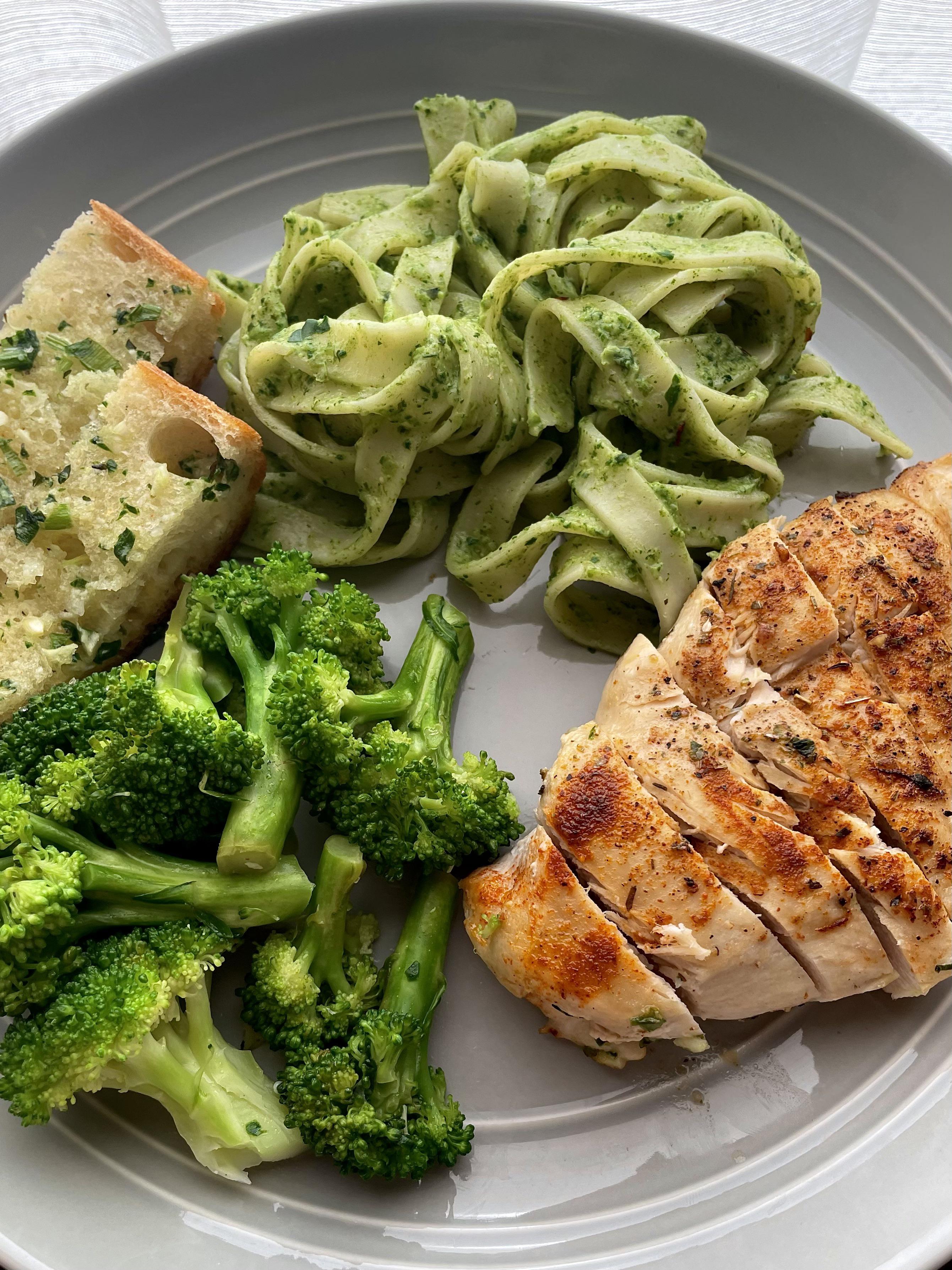 Wild ramp/fresh herb pasta sauce, ramp garlic bread, lemony broccoli
