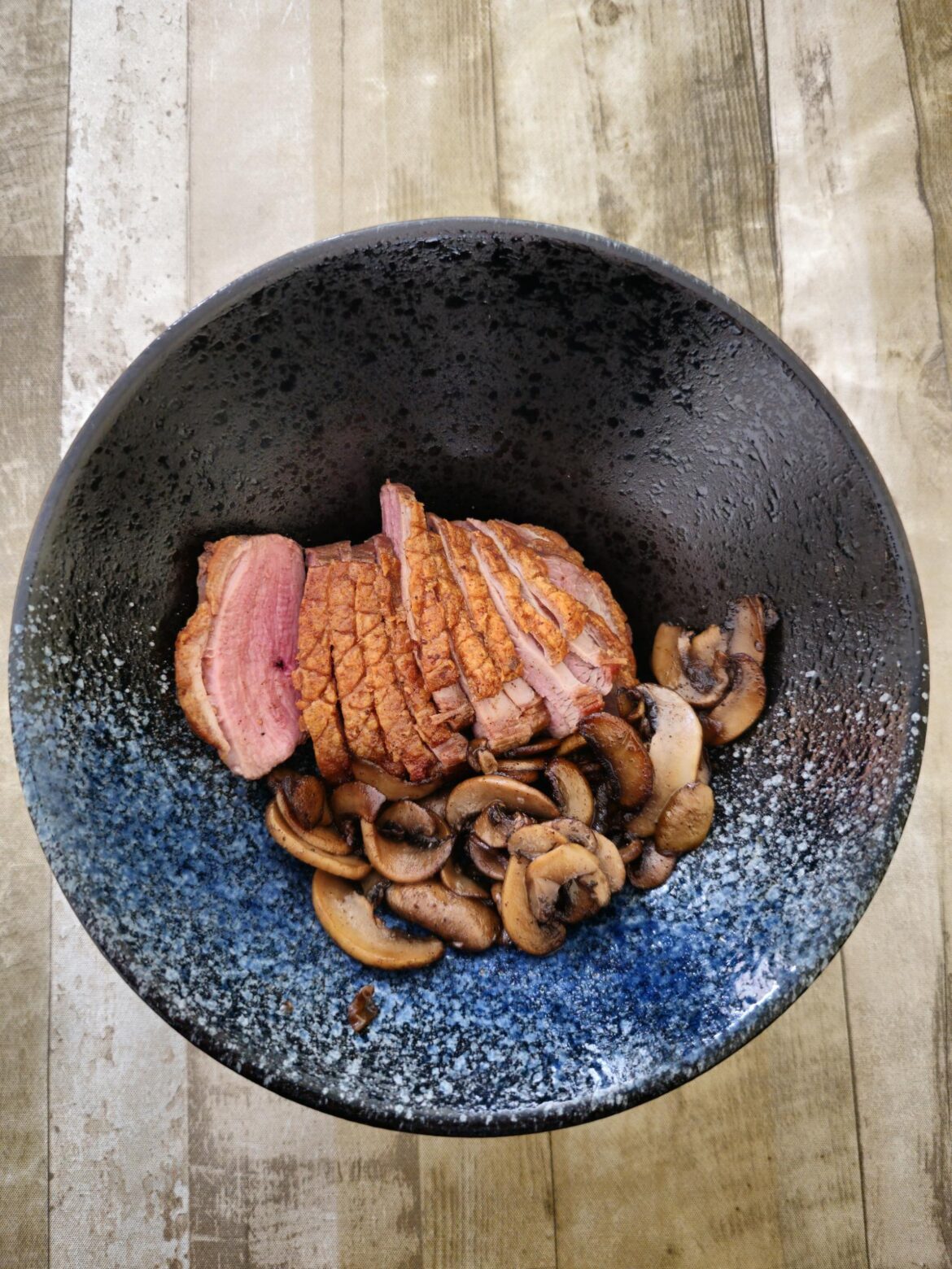 Crispy ducc breast with sautéed shrooms