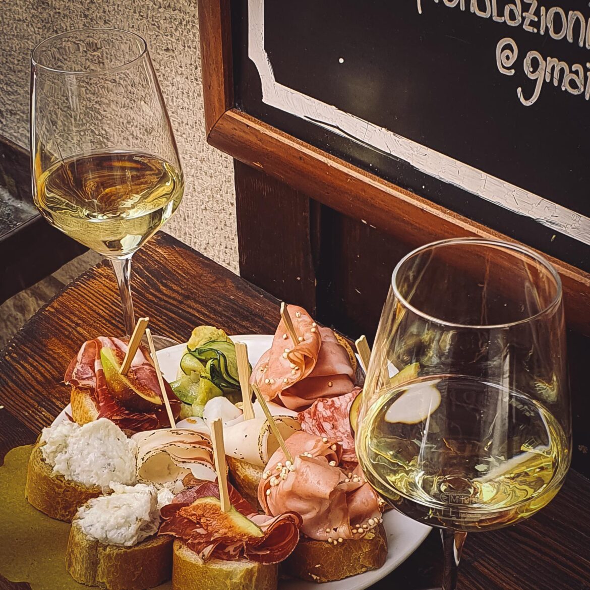 Cicchetti&Wine: how we make an aperitif in Verona, Italy.