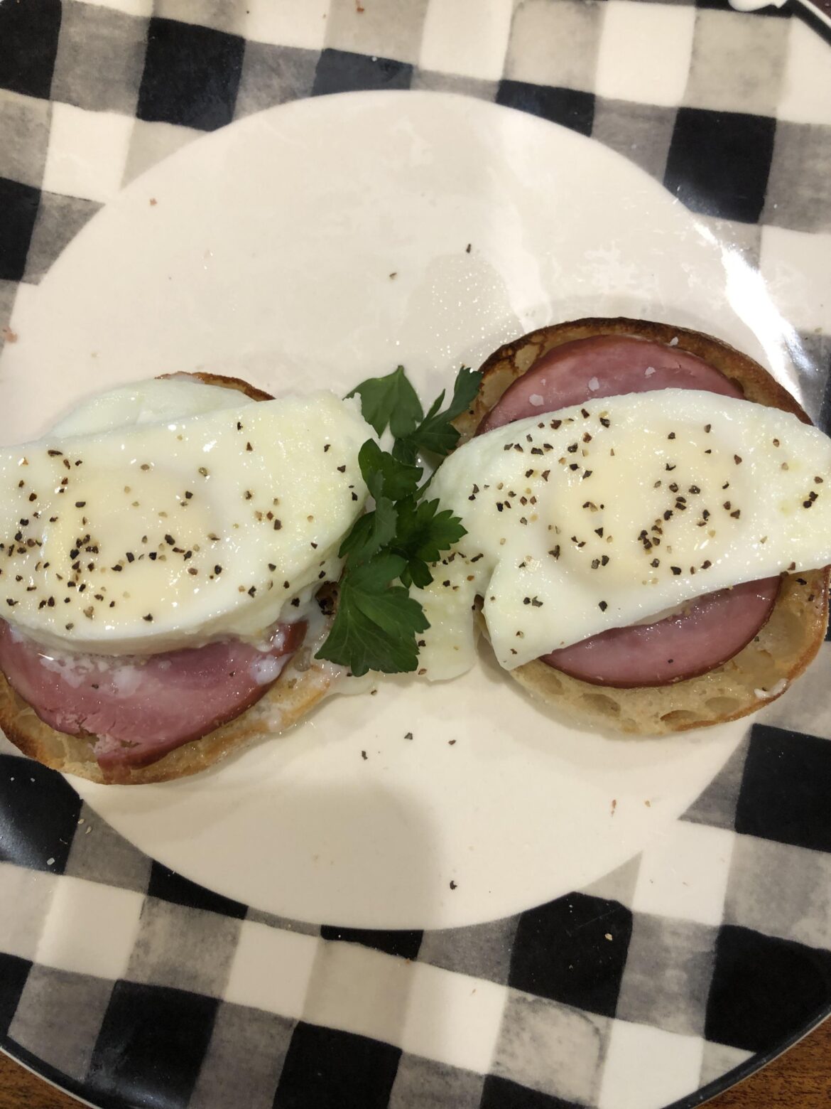 Eggs Benedict Sans Hollandaise