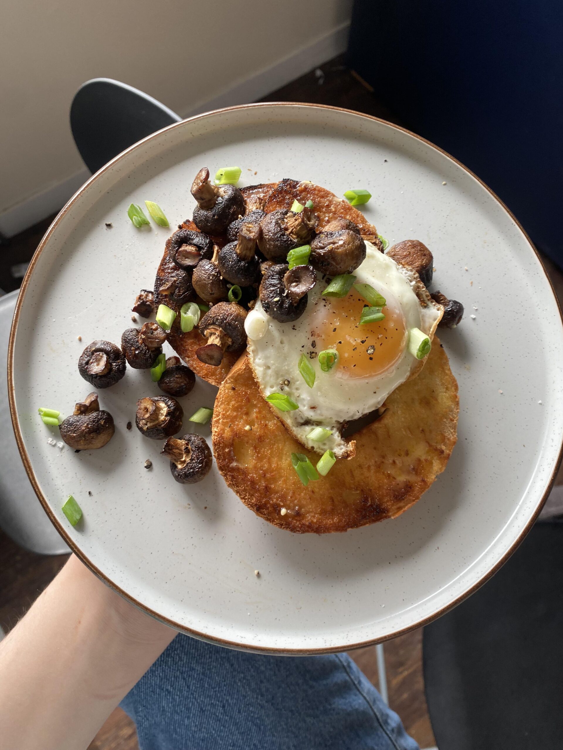 egg and mushroom bagel Dining and Cooking