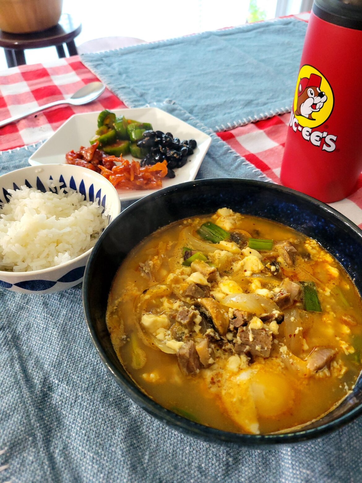 [homemade] Soon doo boo jjigae (silken tofu stew) with banchan!