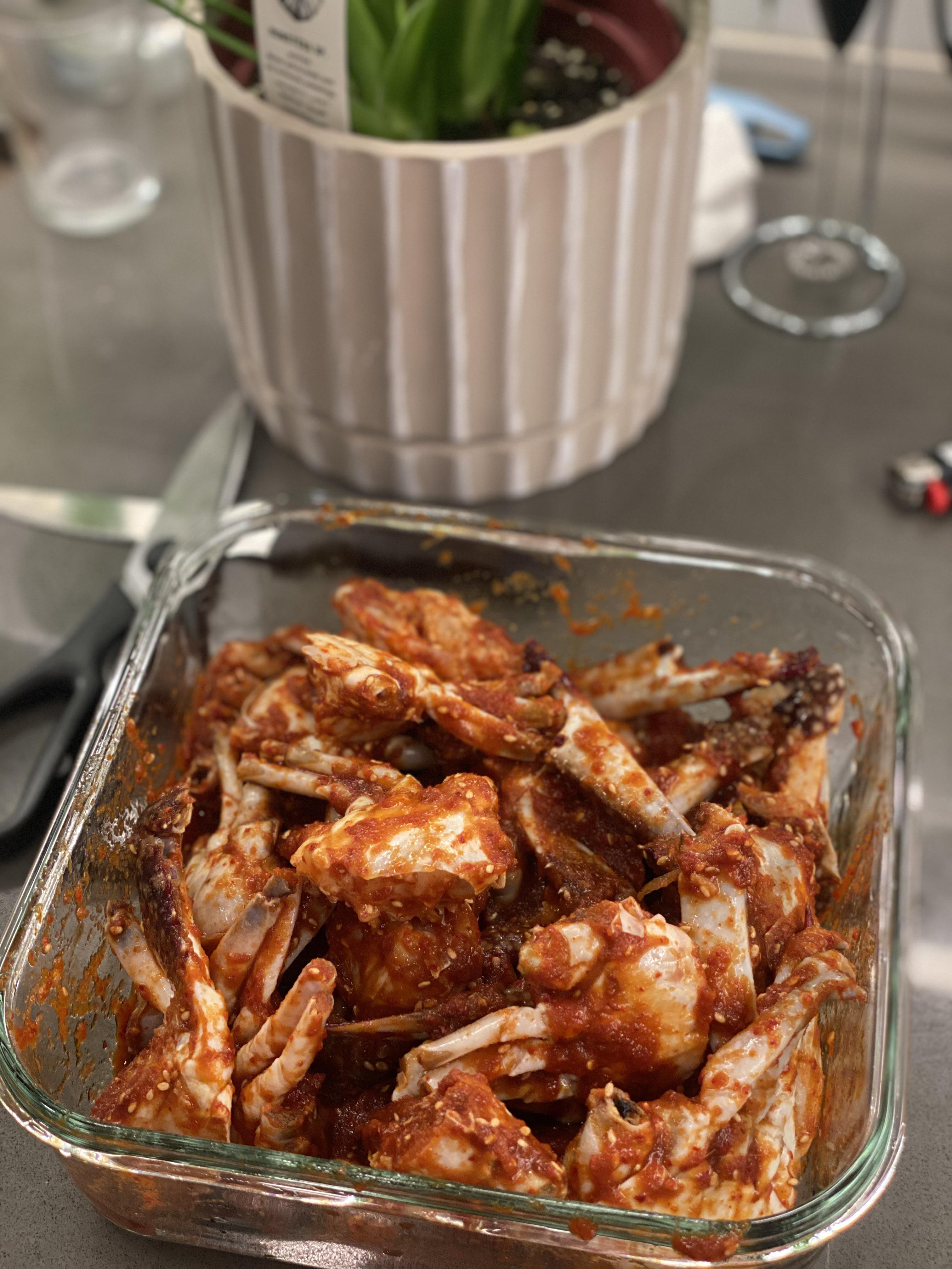 Yangnyeom Gejang (raw spicy crab) Dining and Cooking