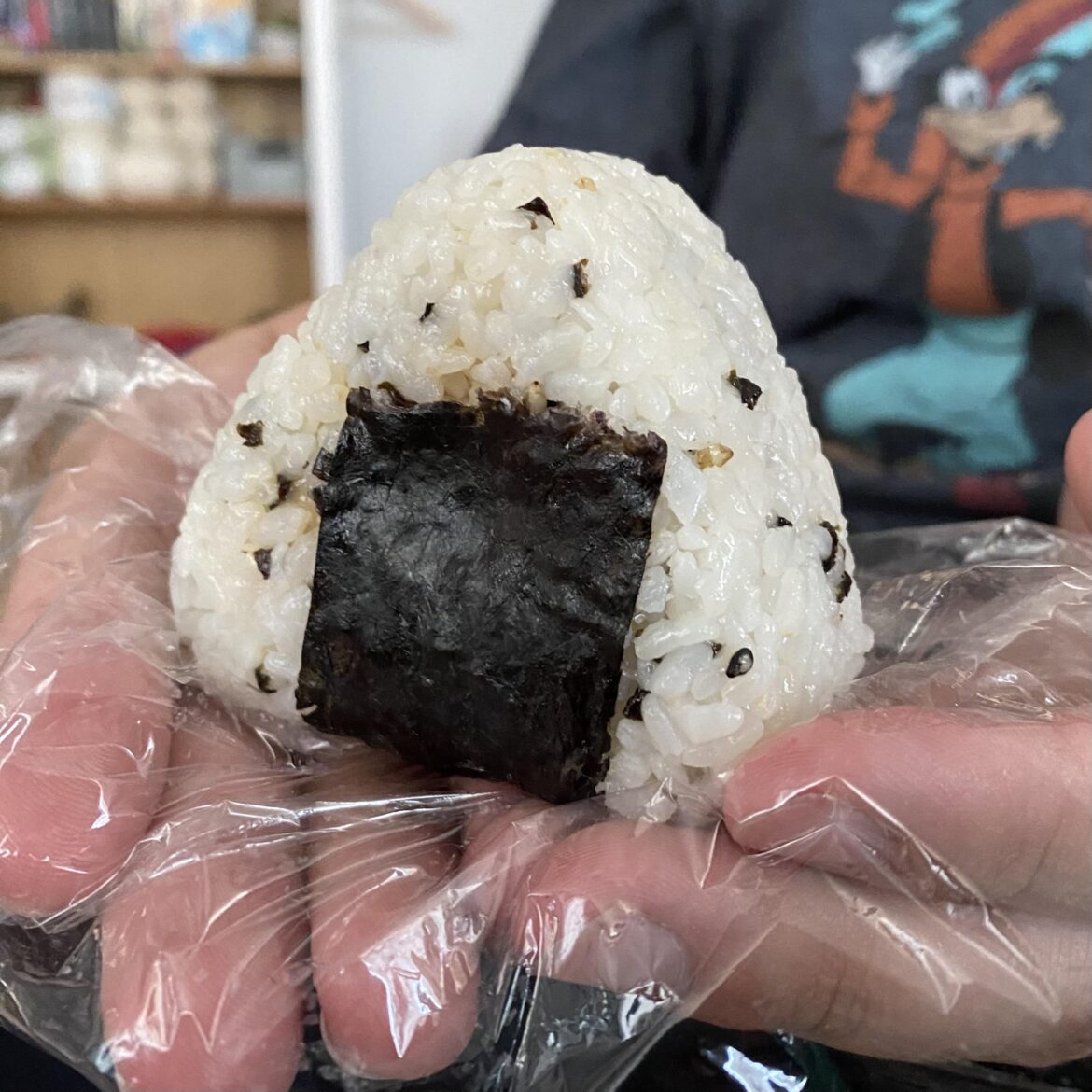 [homemade] Spicy salmon and Cucumber Onigiri