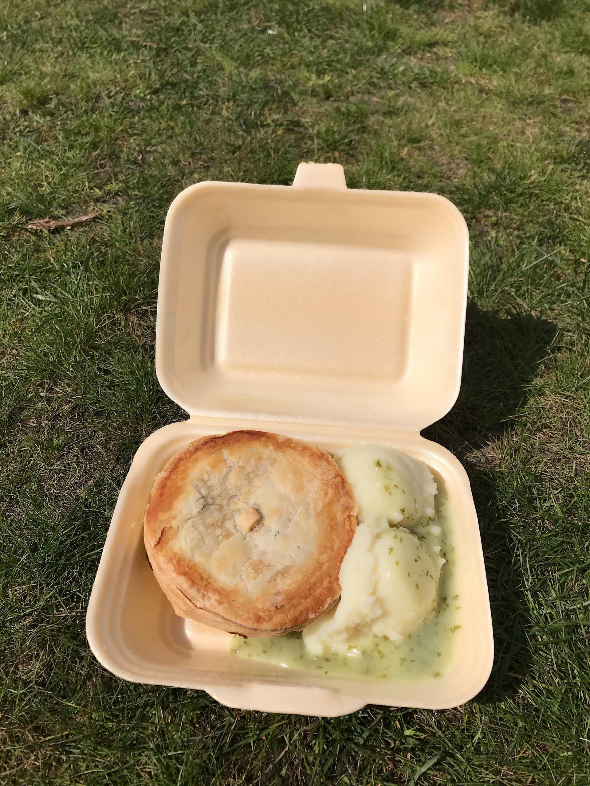 Pie, mash and liquor in London 🇬🇧 Dining and Cooking