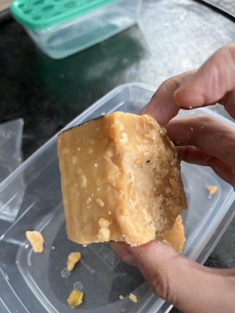 Help identifying Dutch cheese!