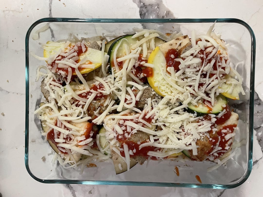 Turkey Meatball and Veggie Bake with Garlic Knot 531 Calories