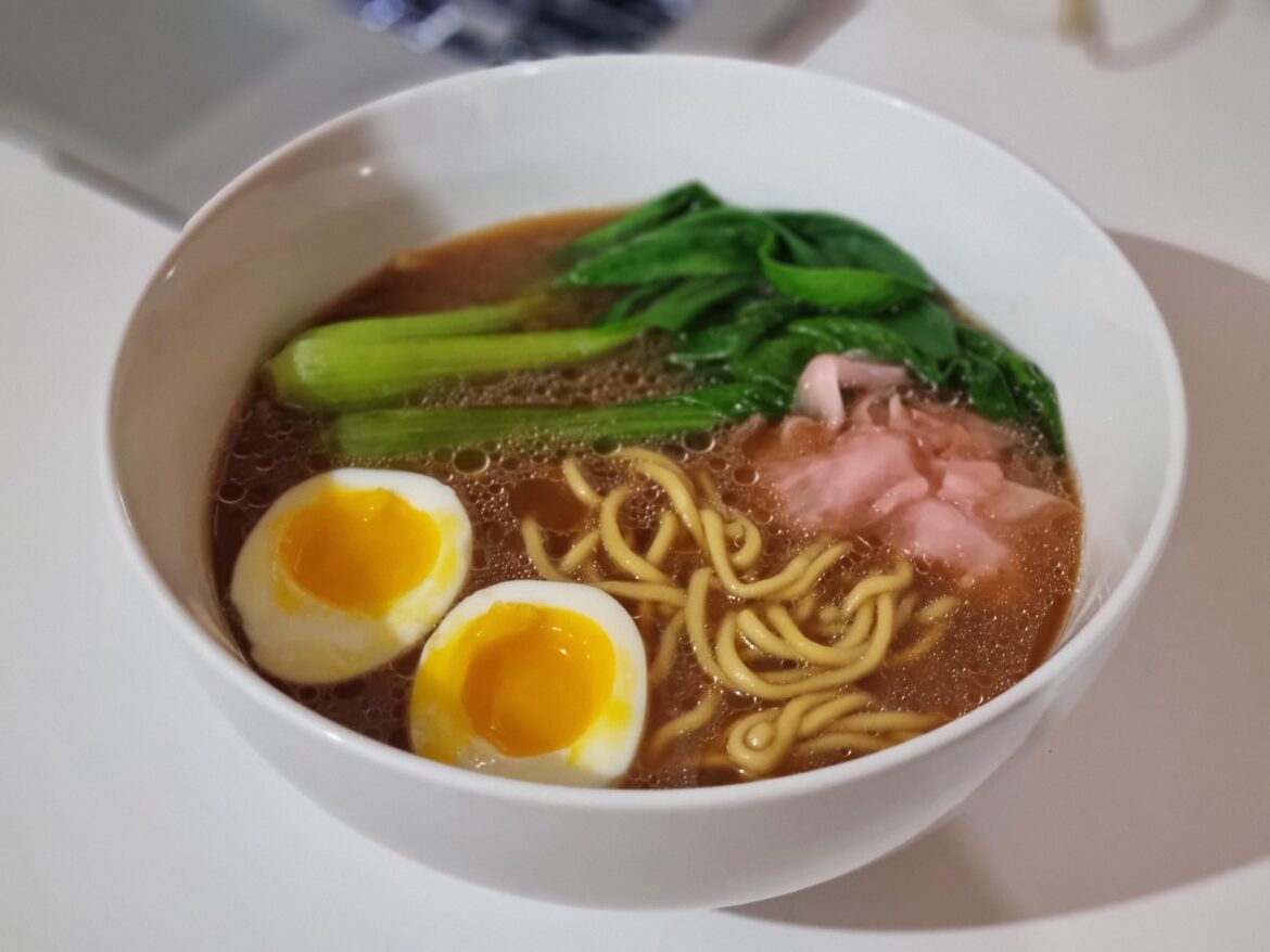 Instant ramen with egg
