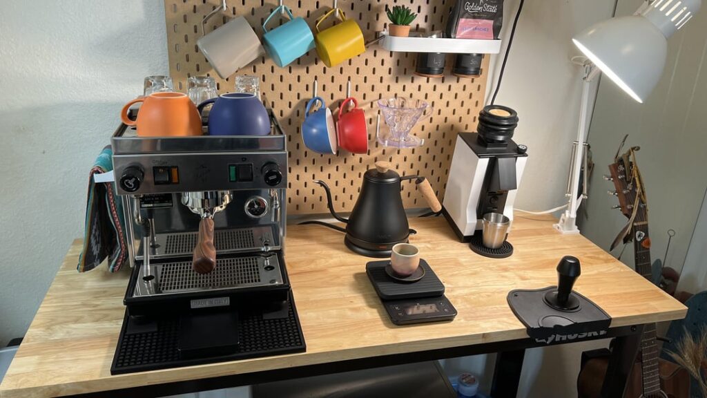 Getting on the train of wood top workbench setups