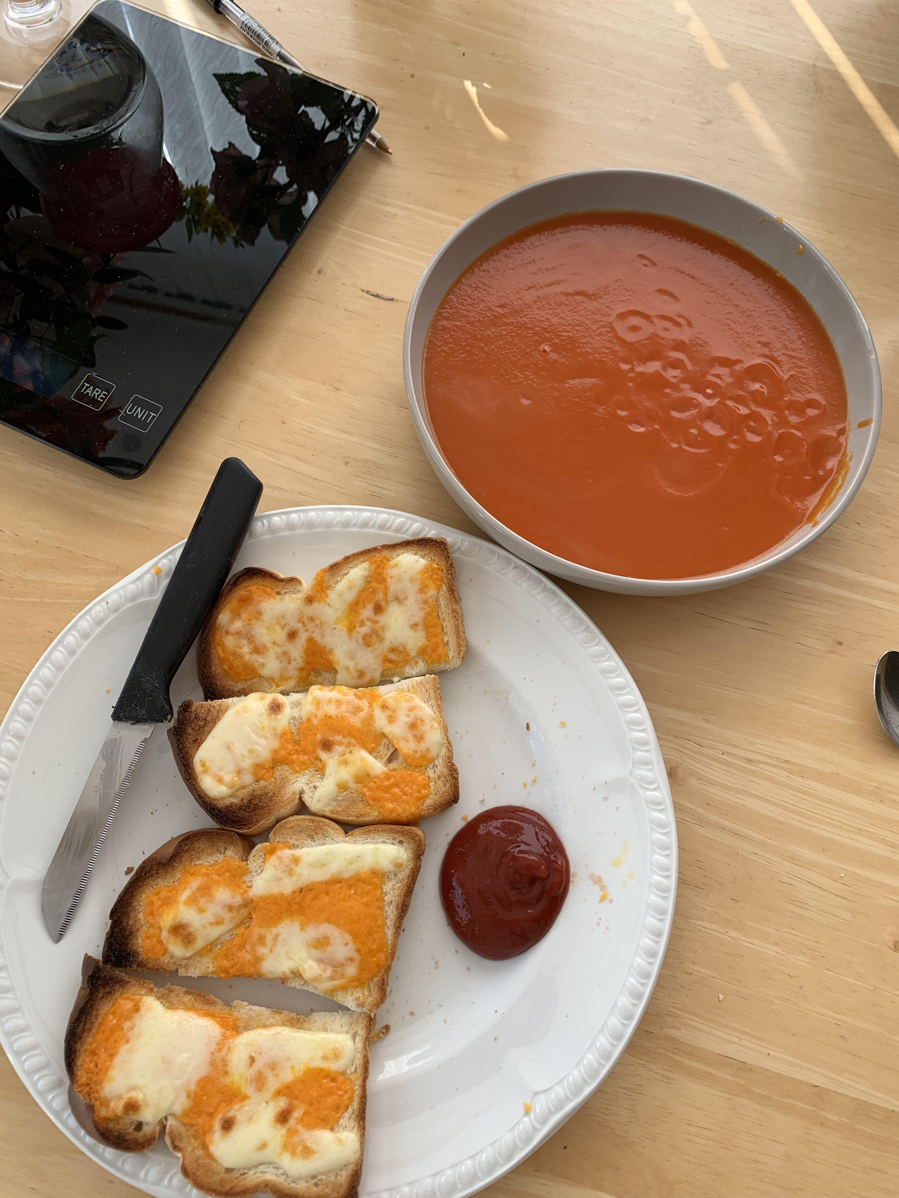 Tomato soup and grilled cheese for 357 calories! Dining and Cooking
