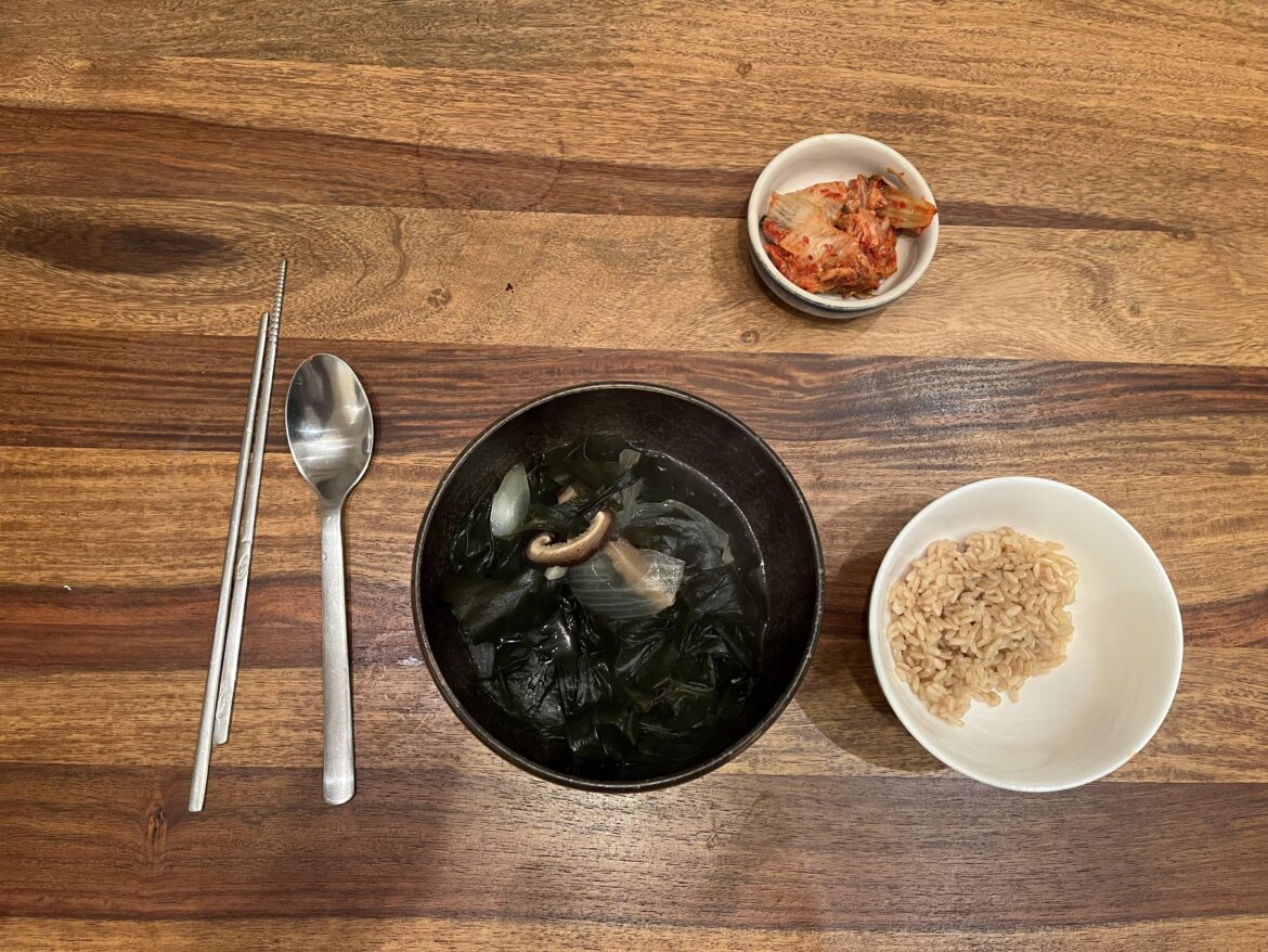 집밥: 비건 미역국 Homecooked vegan miyeokguk