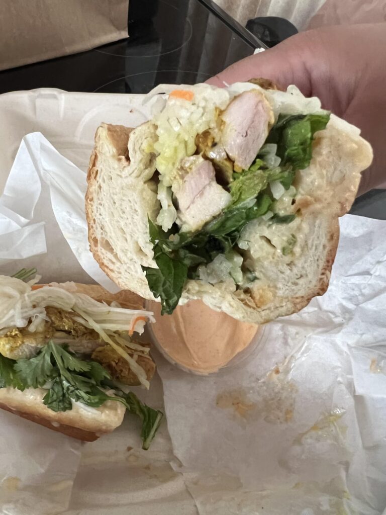 Calorie estimate for a lemon grass chicken bahn mi sandwich?