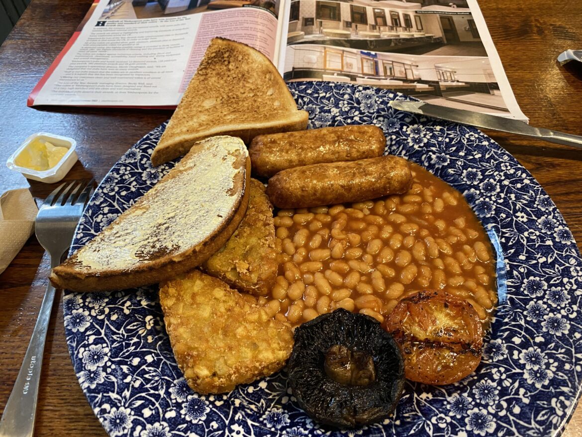 Another Spoons fare, vegetarian, less than £5, Ruskin Park. Lots of beans.