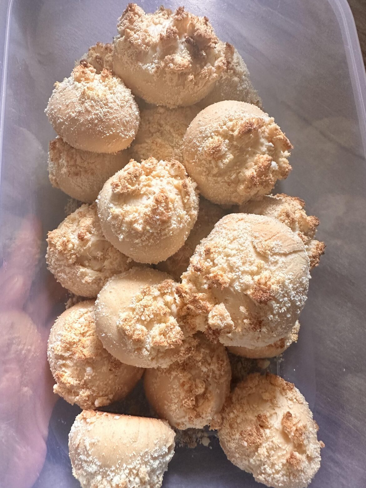 Filipino cheese bread