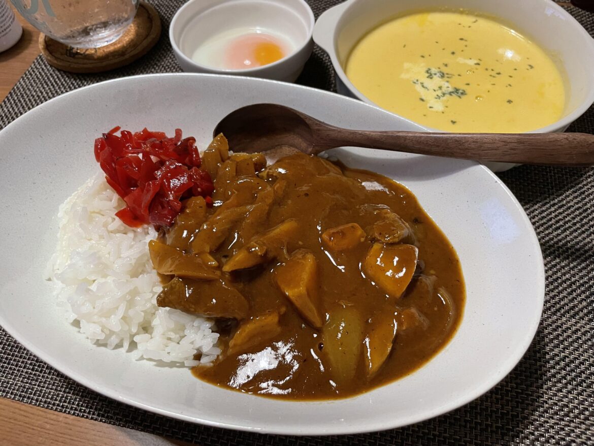 Beef & gobo curry rice with roasted corn potage and ontama