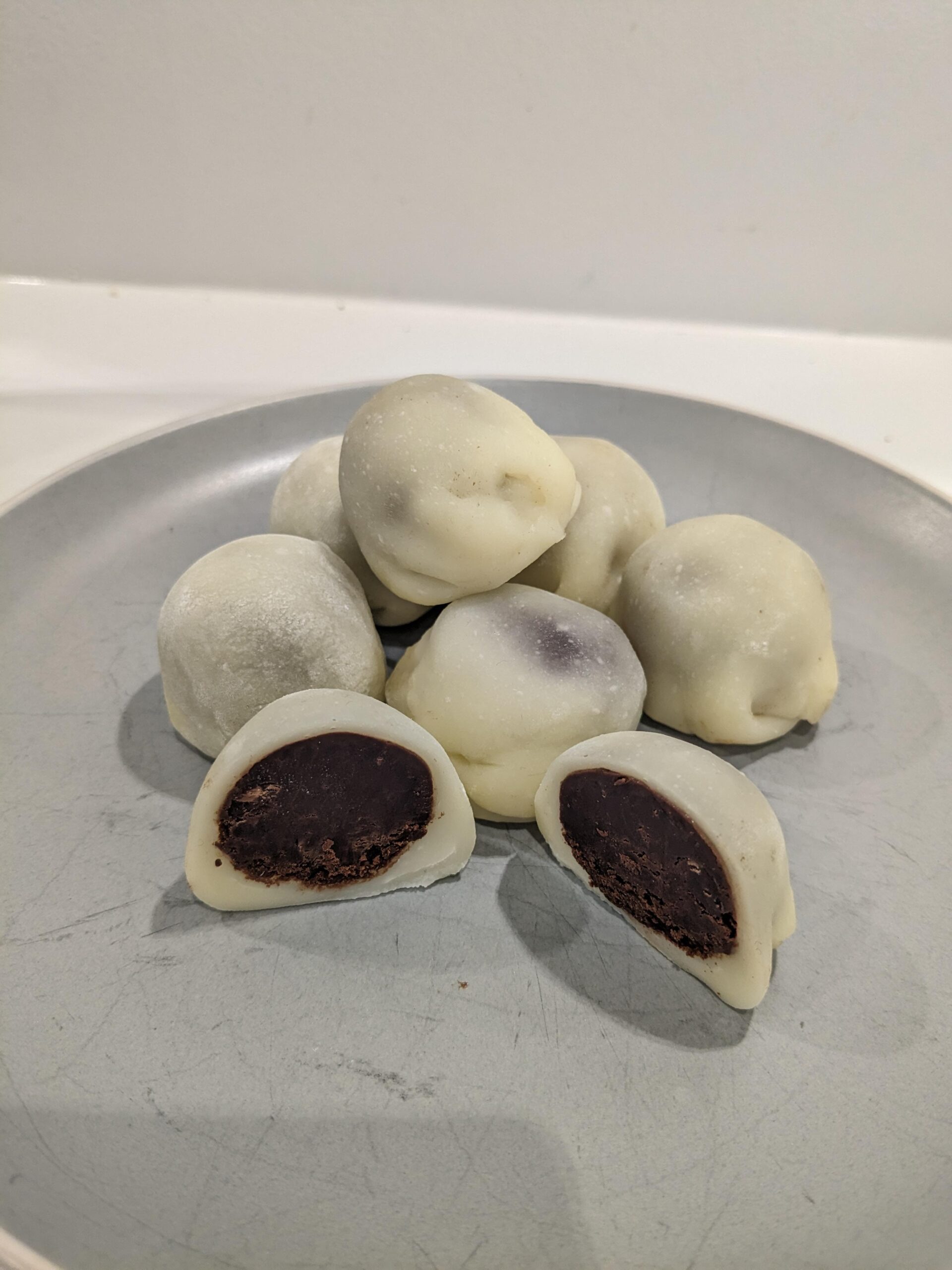 [homemade] Chocolate Ganache Mochi Dining and Cooking