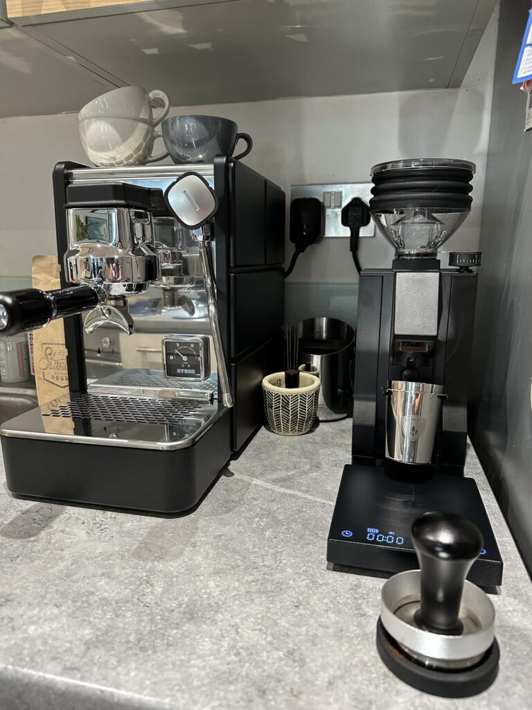 New compact set up after 3 years with a Dedica and a 25 year old Mazzer