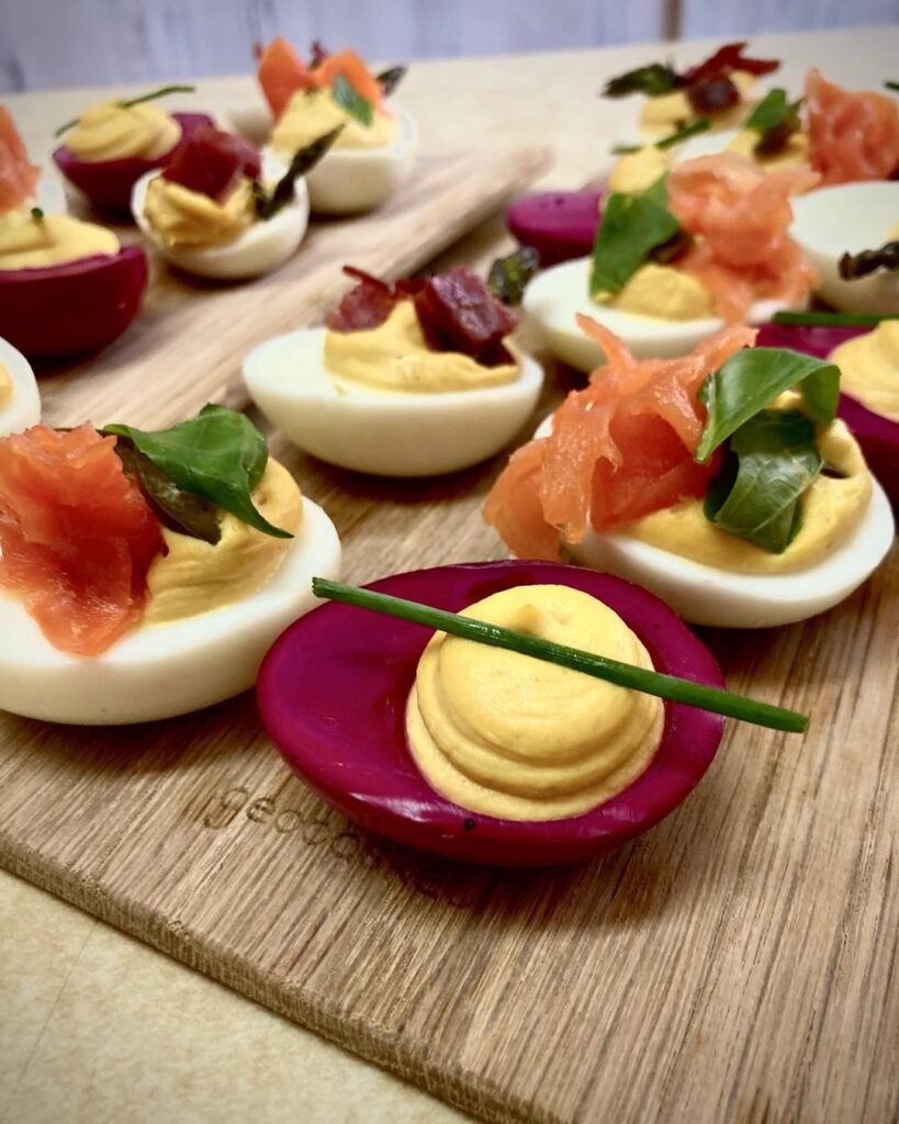 Deviled eggs 3 ways🥚 Smoked salmon, Macon with asparagus and pickled beets.