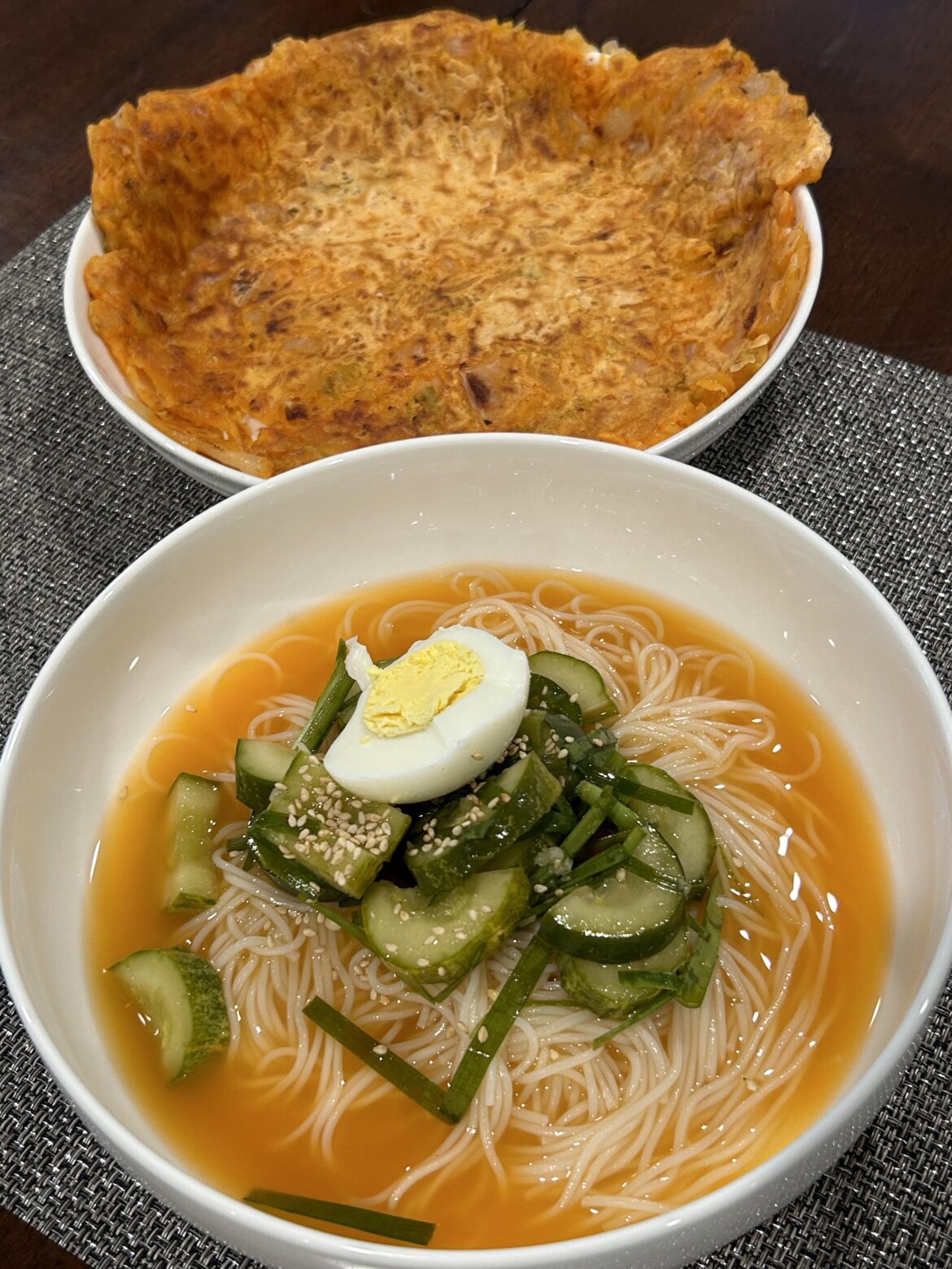 Oi mulkimchi guksu & kimchi jeon
