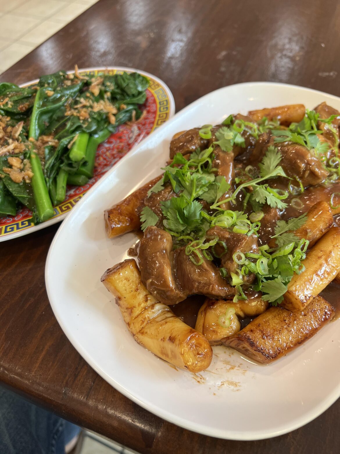 Beef stew rice rolls and a side of gailan at Pearl River Deli (PRD) in Chinatown