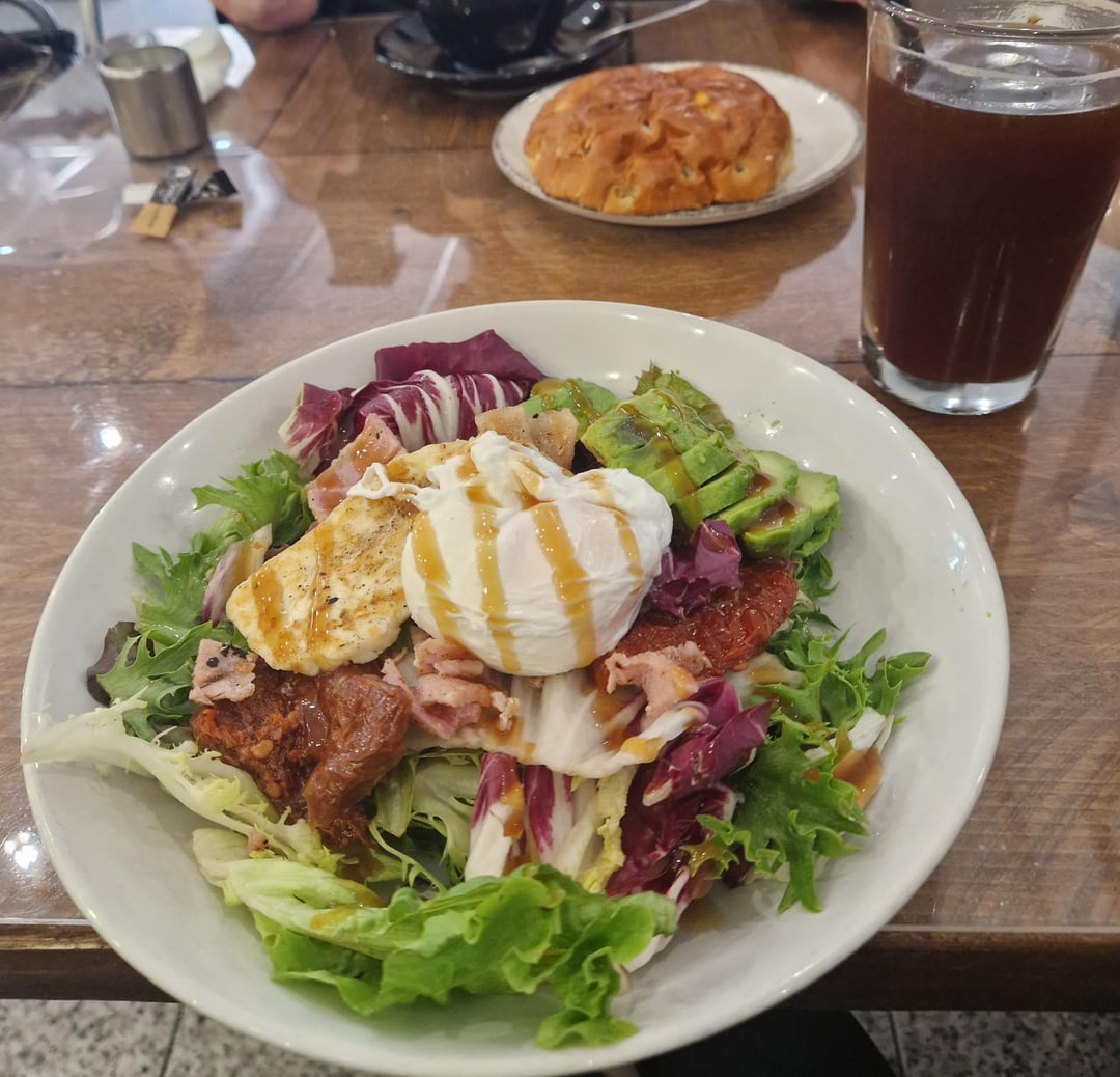 Calories in this salad? Dining and Cooking