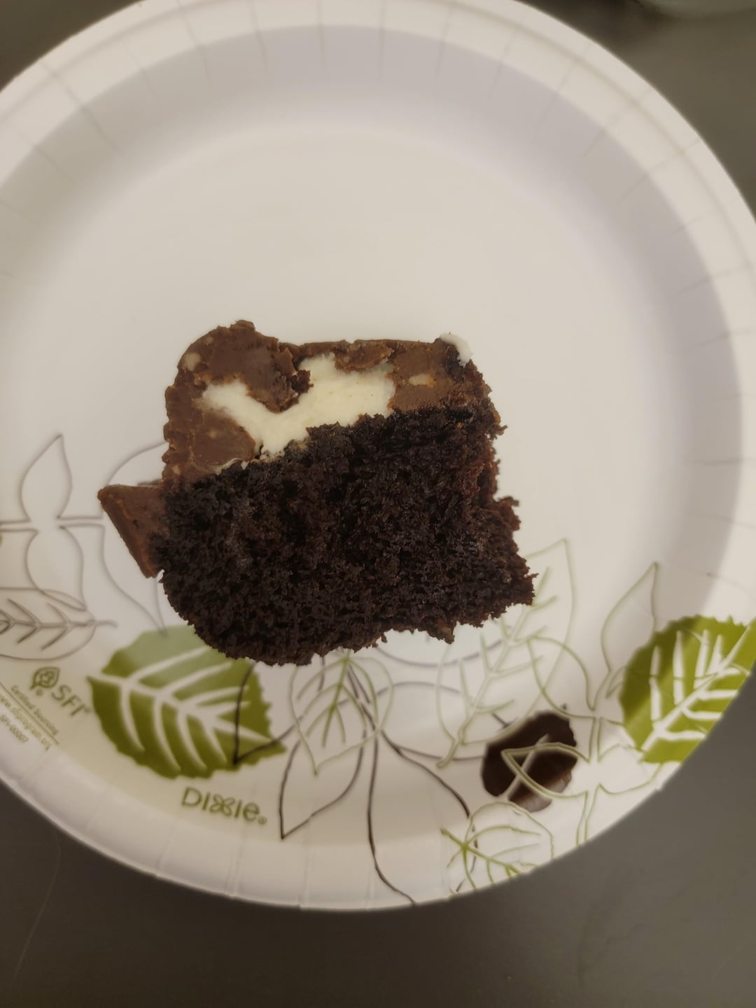 Saunders Bumpy Cake Dining and Cooking