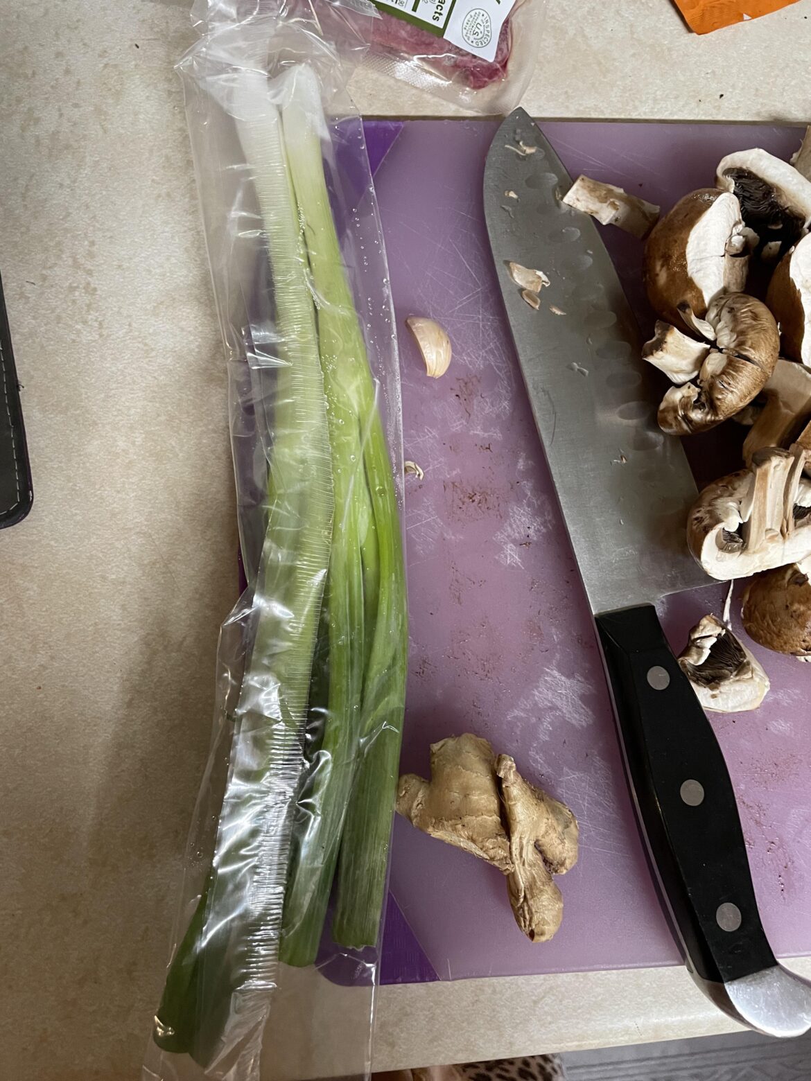 Finally got my tiny garlic experience.