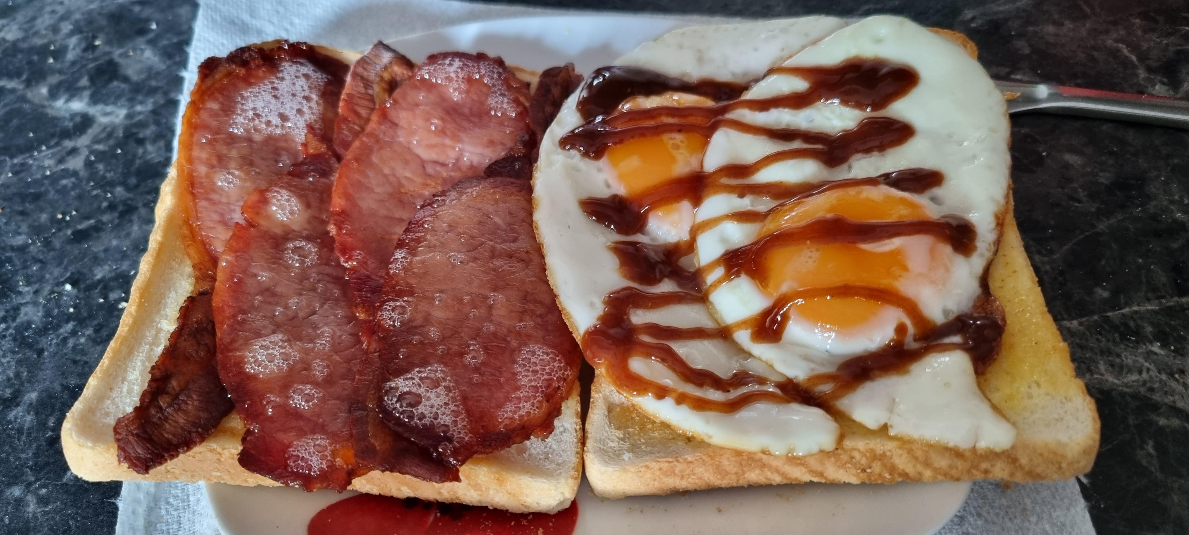 Bacon and egg butty Dining and Cooking