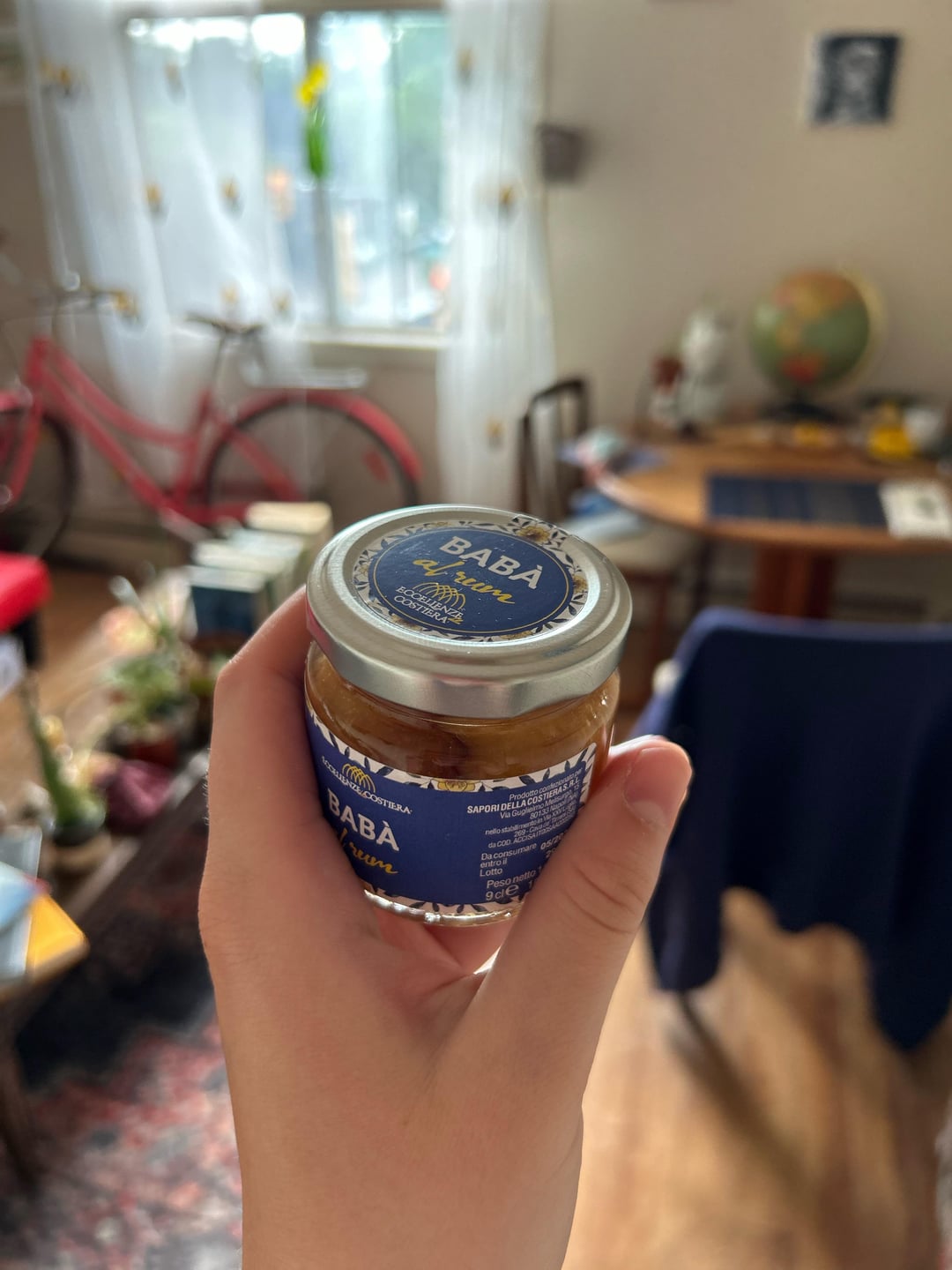 Smooth topped lids that don’t pop when opened — question Dining and