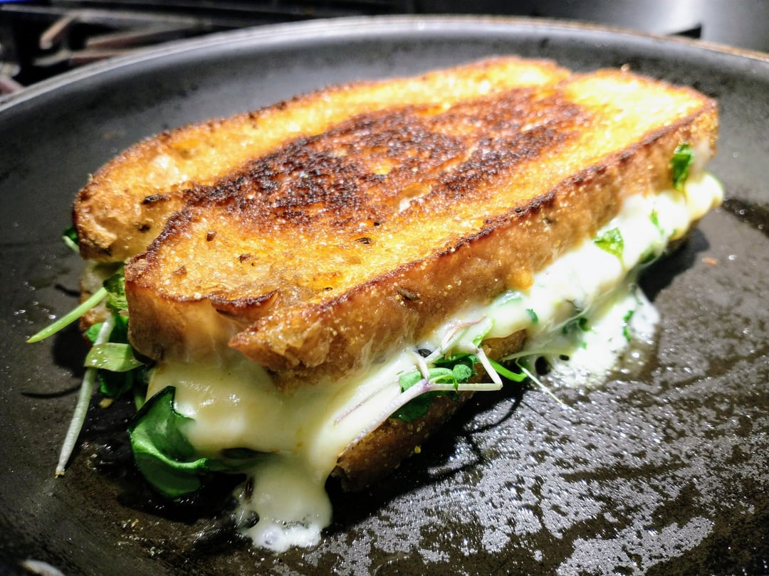 [homemade] Grilled Cheese Sandwich Emmental Cheese, Chandoka Cheese, Gruyère Cheese, and