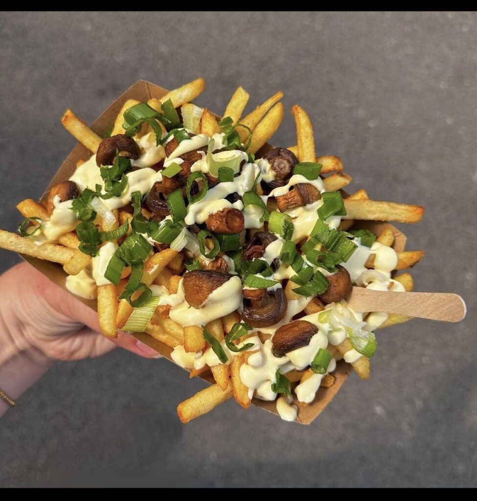 These fries with hollandaise sauce and spring onions came out good.