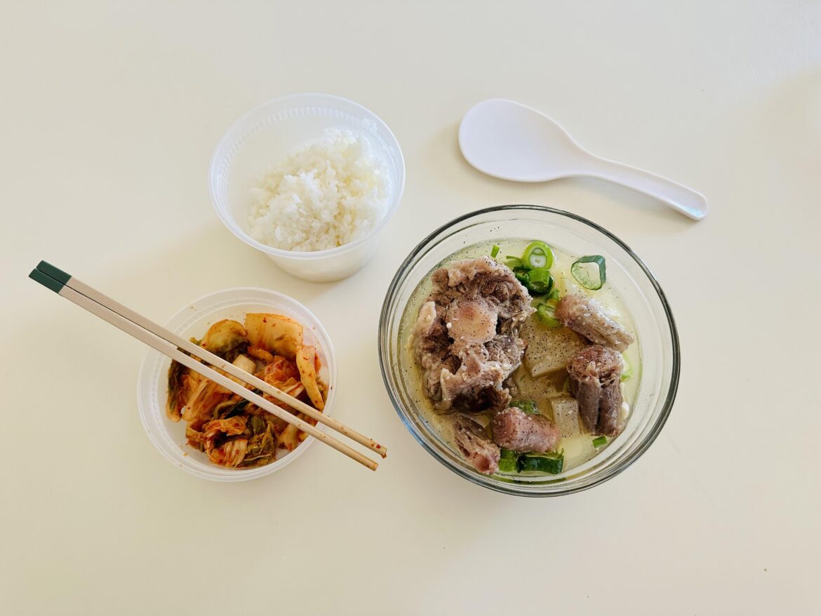 My lunch at least once a week (Korean style oxtail soup, kimchi and rice)