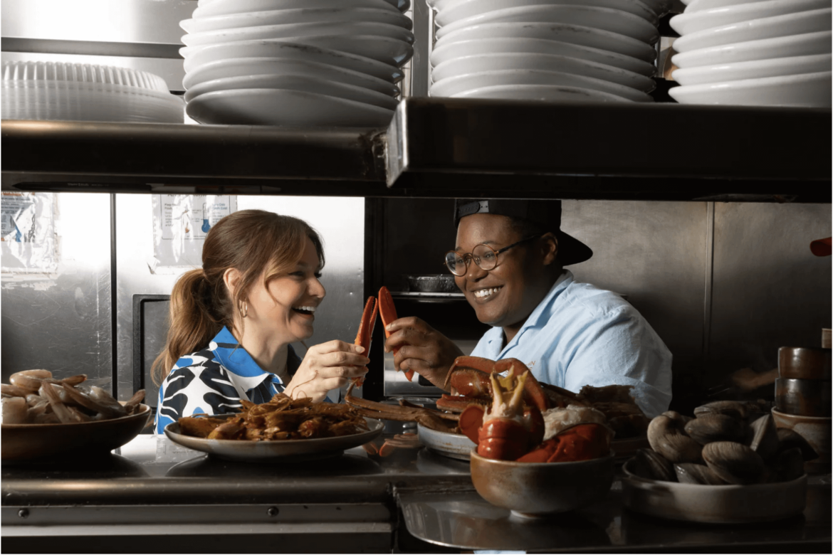 I cannot believe BRIDGETOWN ROTI & CASA VEGA are having a SEAFOOD BOIL BABY this Sunday 6/25! The fact two of my absolute favorite restaurants (and James Beard Nominee no less) are uniting is blowing my mind right now. https://biite.club/products/seafood-boil-with-bridgetown-roti