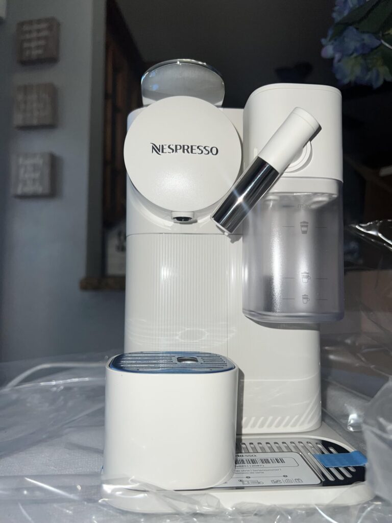 Selling a brand new unused Nespresso Lattissima One in Porcelain White!!
