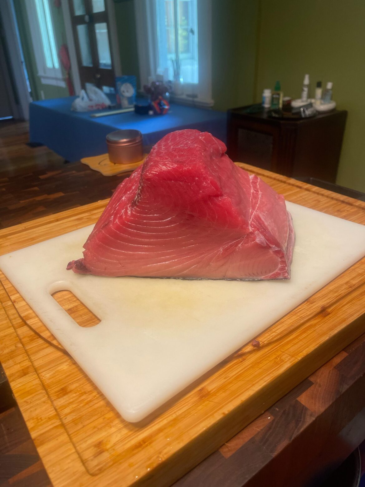 How to cut bluefin tuna?