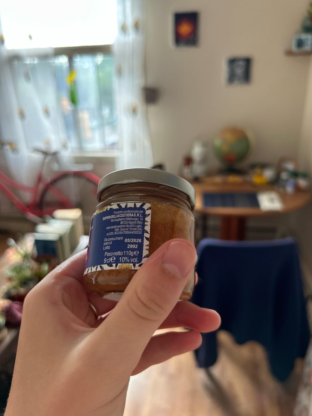 Smooth topped lids that don’t pop when opened — question Dining and