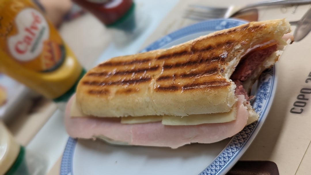 Porto Hot Dog Dining and Cooking