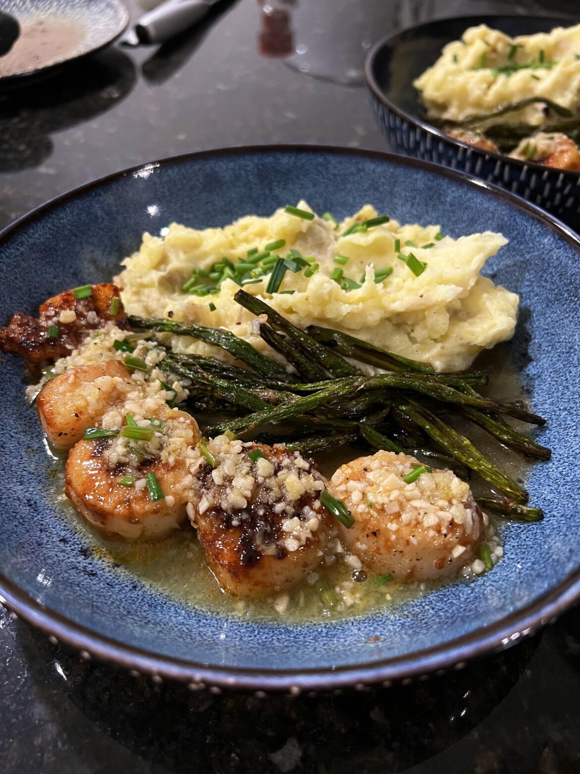 Pan-Seared Scallops & Lemon Butter Sauce