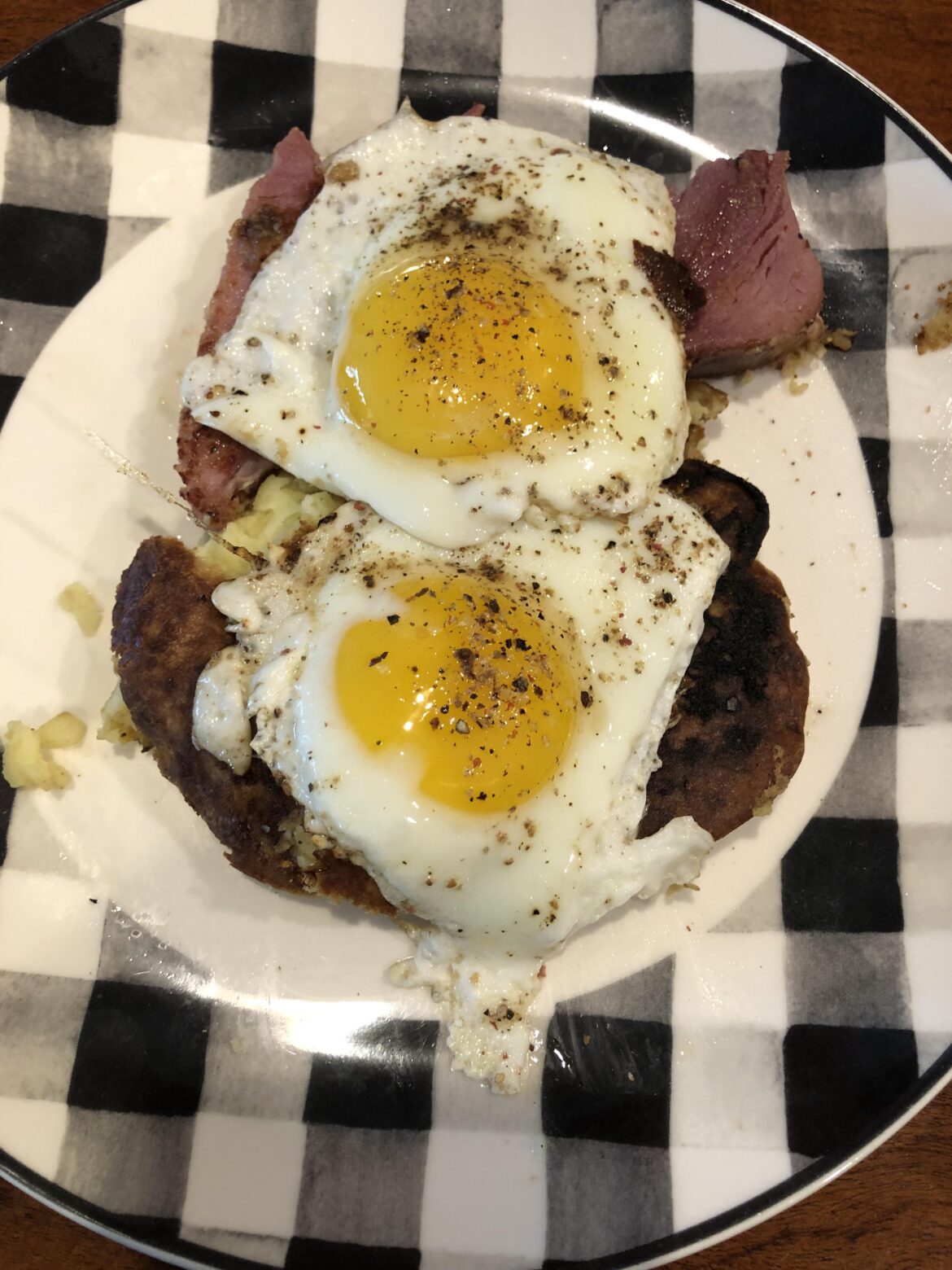 Mashed Tater Cake/Hunk of Ham with Egg on Top